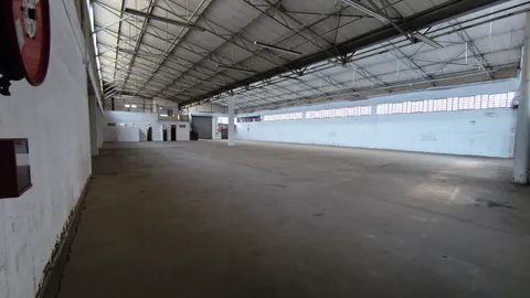 Industrial-warehouse-To-Let-in-Benrose (9)